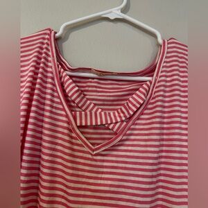 NWOT women’s pink‎ and white stripe plus size 2X T-shirt. Open neckline.